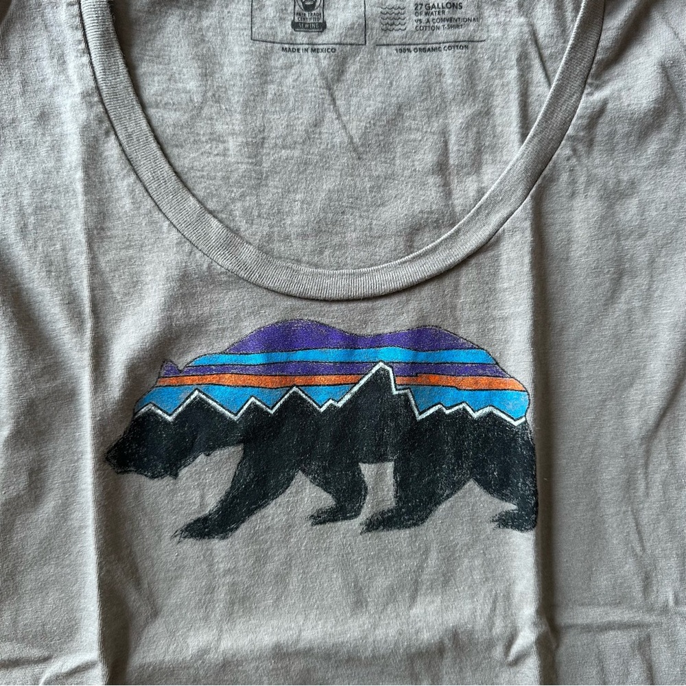 PATAGONIA - SHORT SLEEVE T-SHIRT - SIZE SMALL - WORN ONCE - Picture 3 of 5